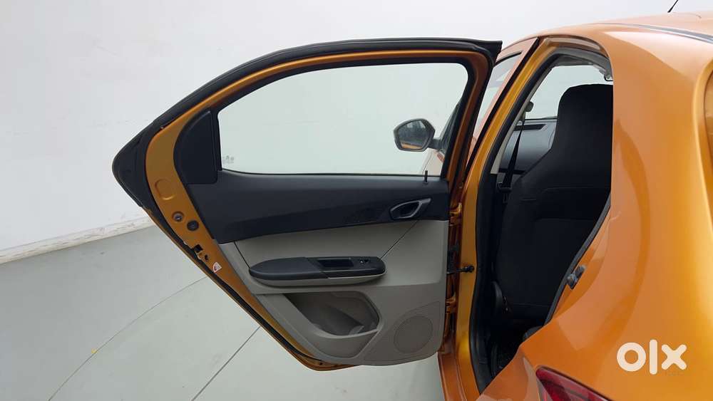 Tata Tiago 1.2 Revotron Xt, 2017, Petrol