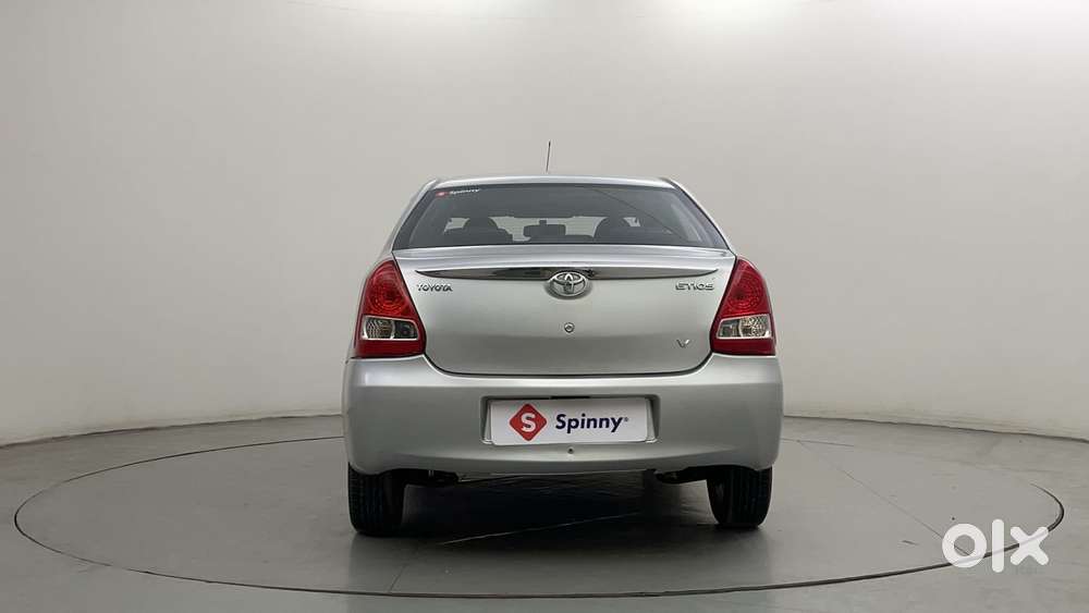 Toyota Etios 1.5 V, 2011, Petrol