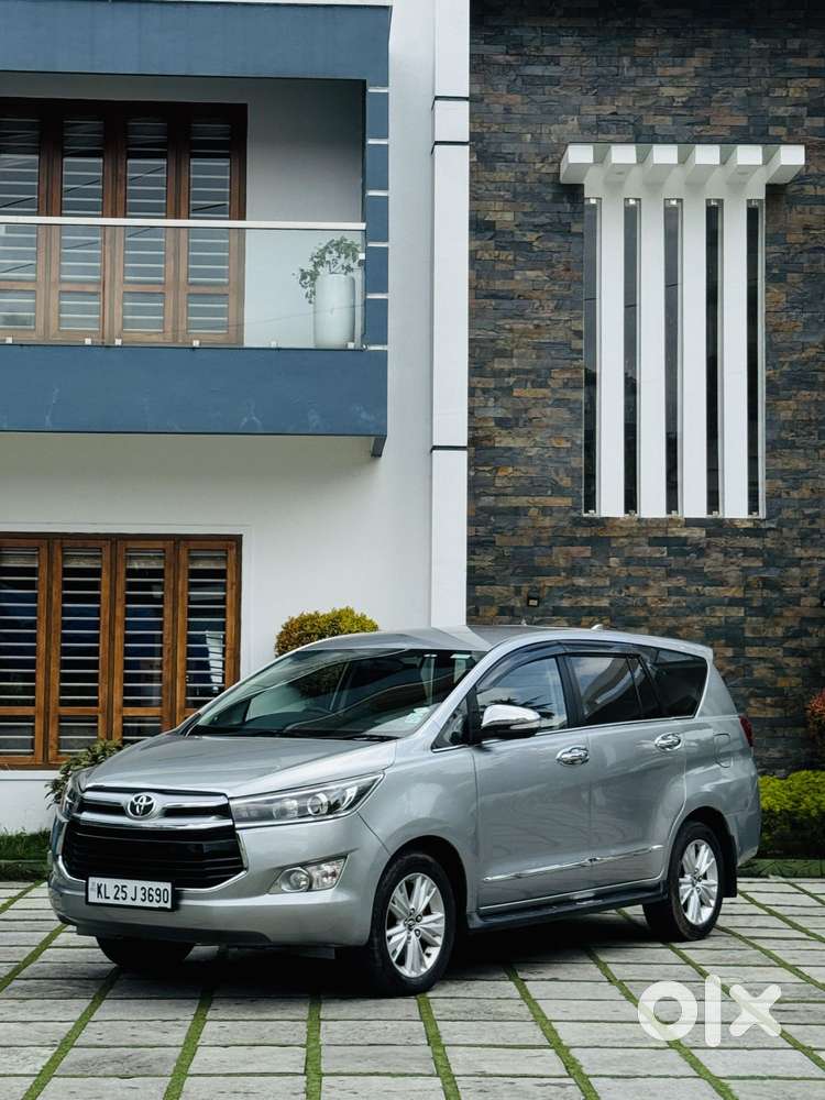 Toyota Innova Crysta 2.8 Gx At 8s, 2016, Diesel