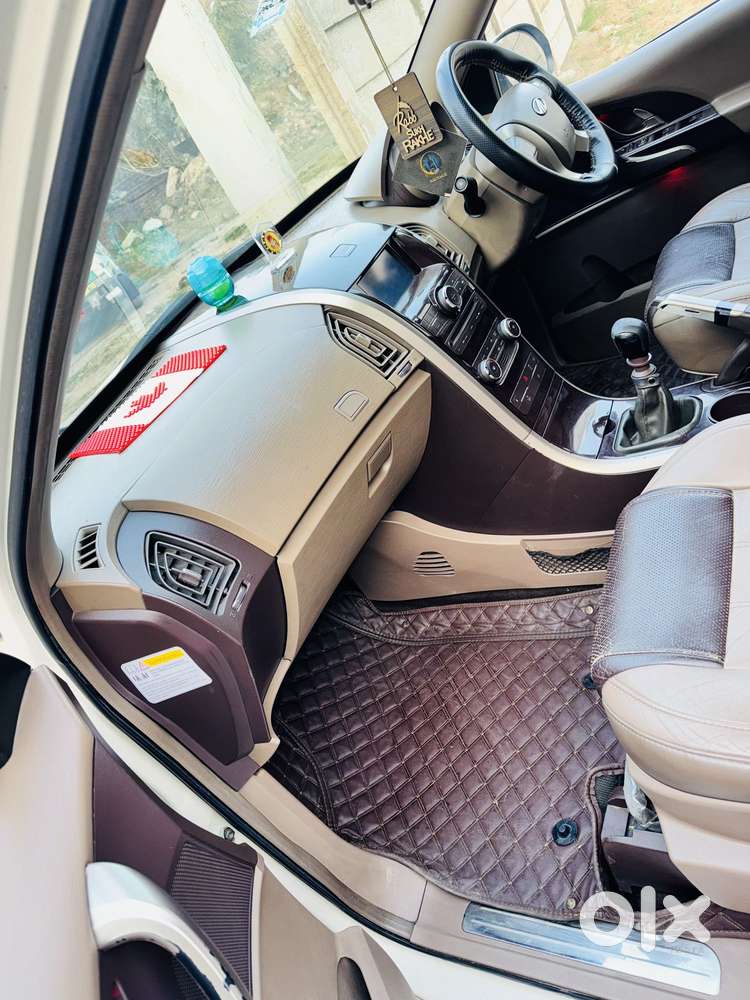 Mahindra Xuv500 W8 Dual Tone, 2012, Diesel