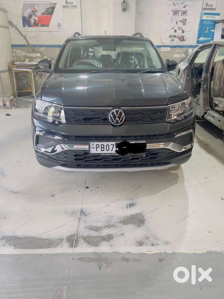 Volkswagen Taigun 25 Petrol 5555 Km Driven