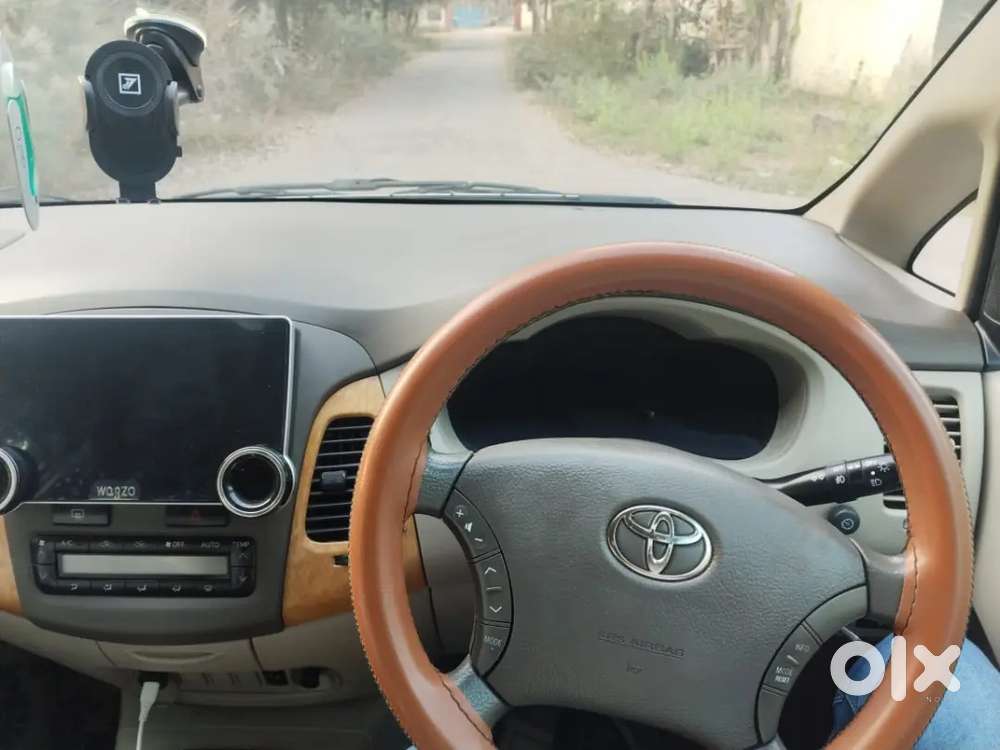 Toyota Innova 2.5 V 2010