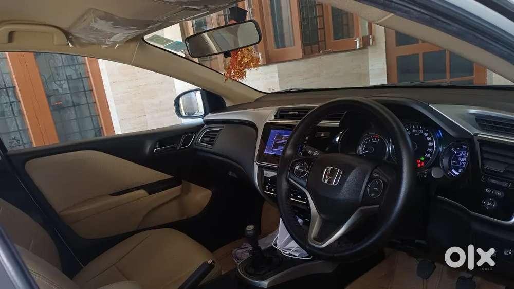 Vip Number Pear White Honda City 2018 Petrol 26000 Km Driven 1st Owner