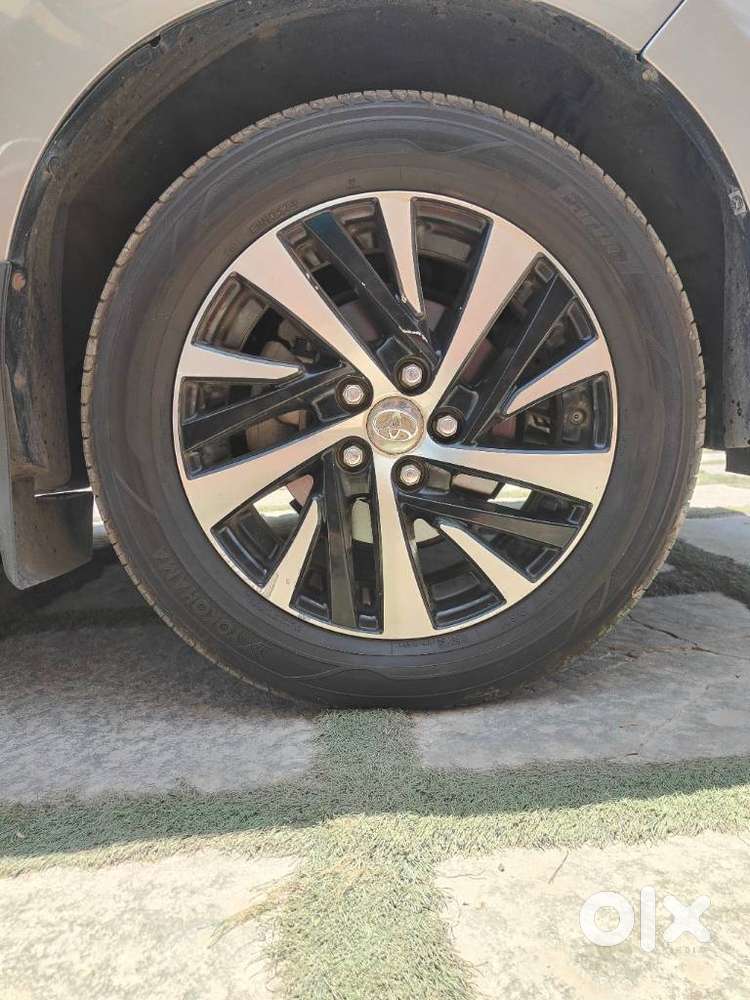 Toyota Innova Crysta 2.8z Automatic, 2017, Diesel