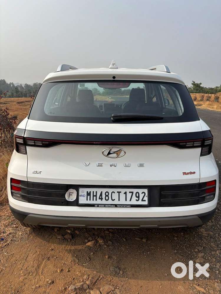 Hyundai Venue 2023 Petrol Well Maintained