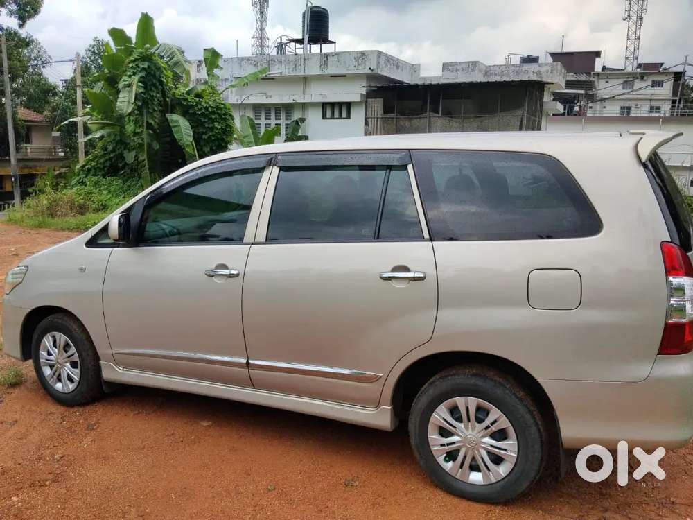 Toyota Innova 2015 Diesel 98500 Km Driven,original Kerala
