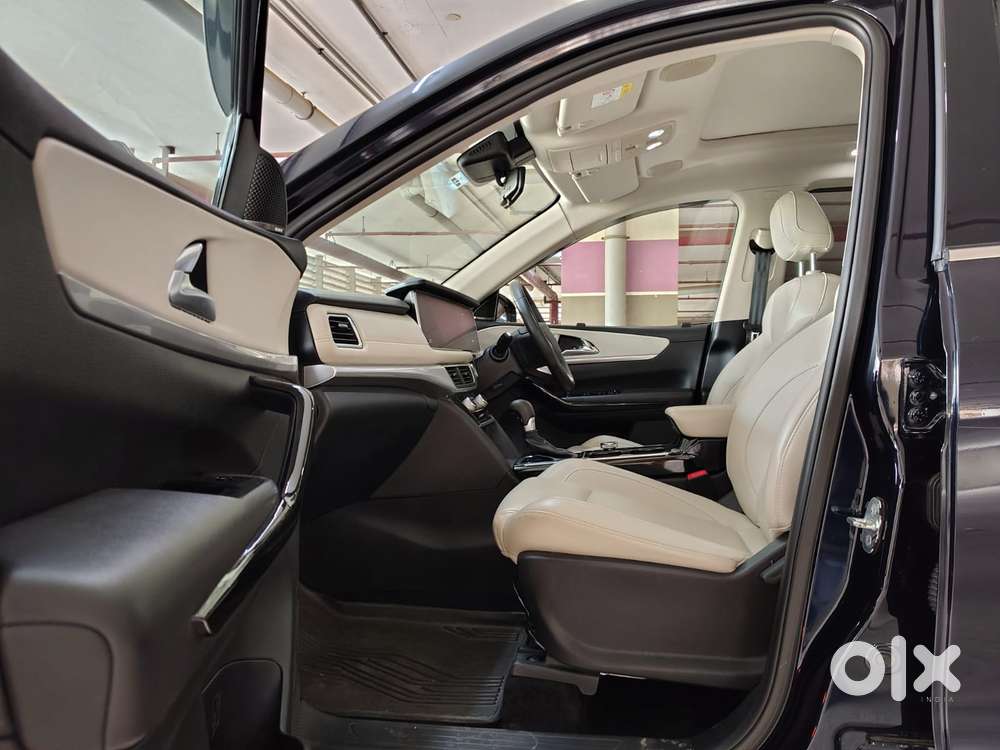 Mahindra Xuv700 2.0 Ax 7 Petrol At Luxury Pack Str, 2023, Petrol