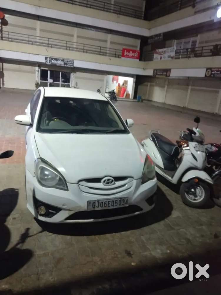 Hyundai Verna 2011