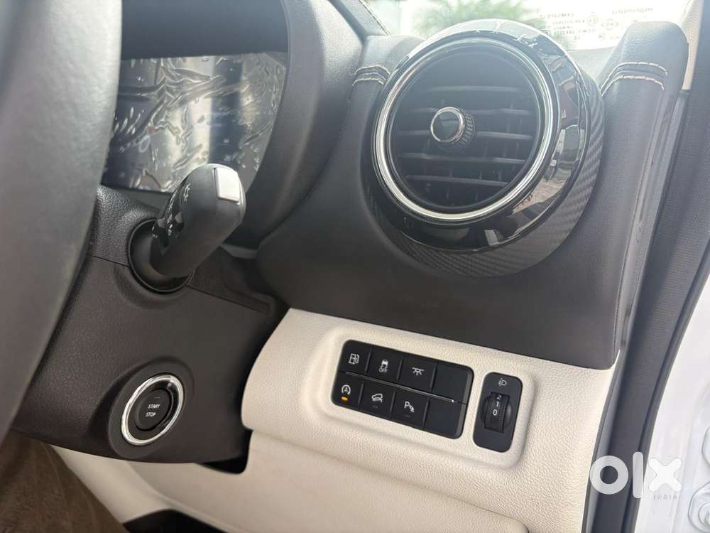 Mahindra Thar Roxx Ax7l Rwd At, 2025, Petrol