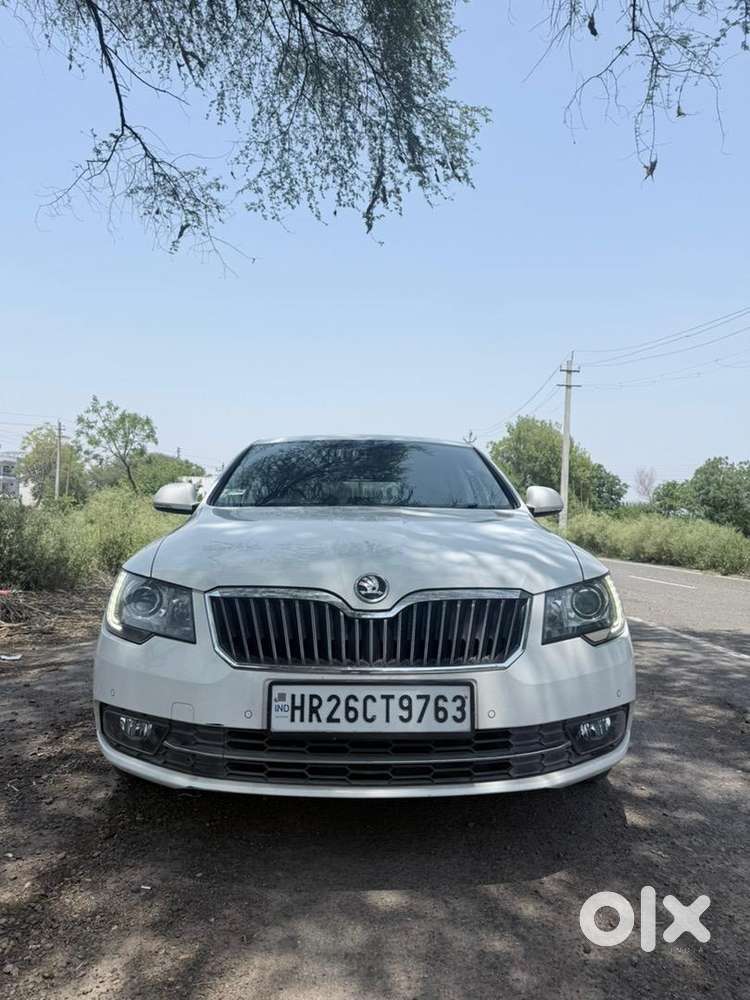 Skoda Superb 2015 Petrol Well Maintained