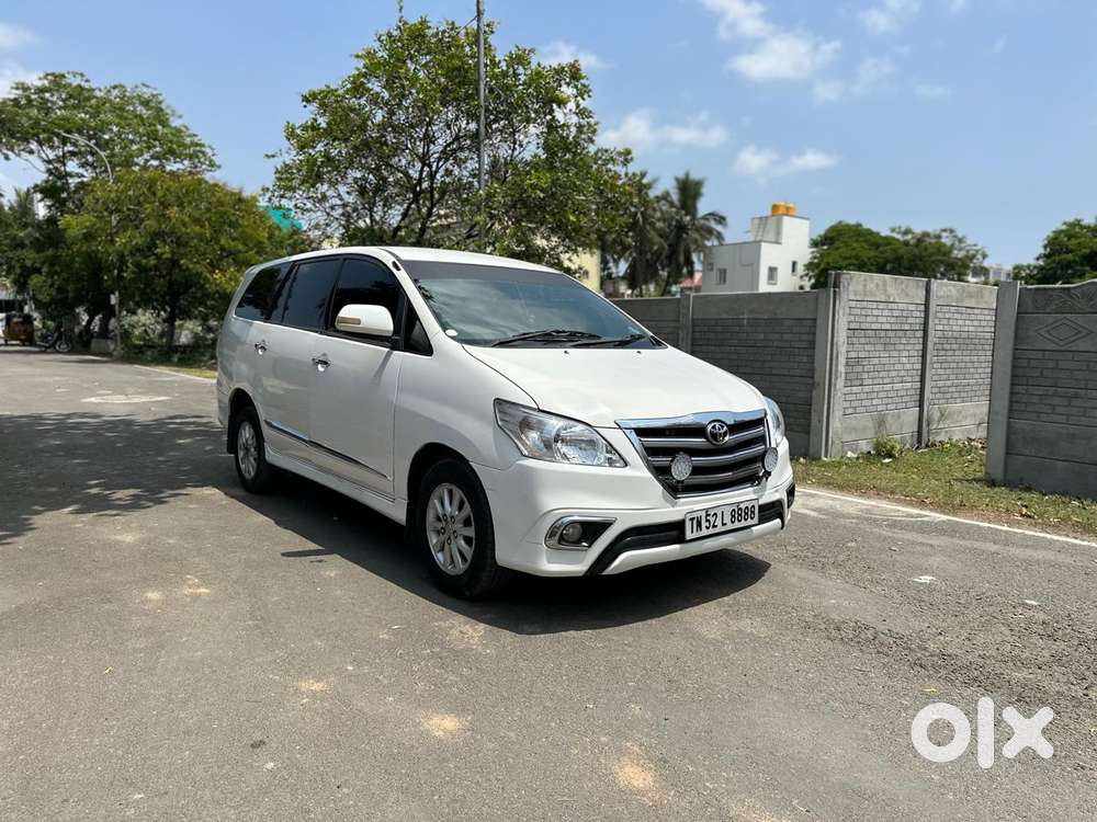 Toyota Innova 2004-2011 2.5 V Diesel 8-seater, 2014, Diesel