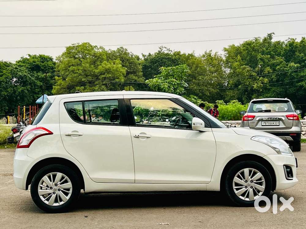 Maruti Suzuki Swift Vvt Zxi, 2016, Petrol