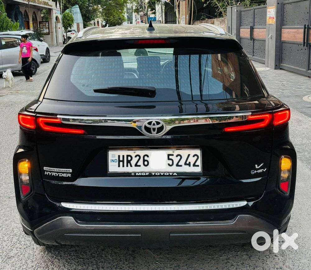 Toyota Urban Cruiser Hyryder 1.5 V Hybrid, 2025, Cng & Hybrids