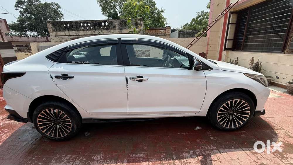 Hyundai Verna Petrol 2023