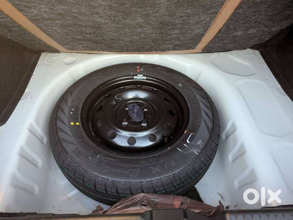 Maruti Suzuki Swift Dzire Vxi Optional, 2023, Petrol