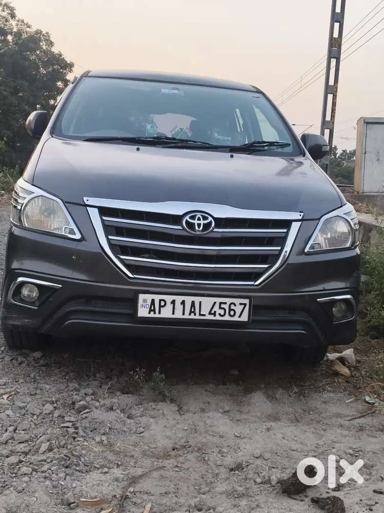 Toyota Innova 2.5g  2011