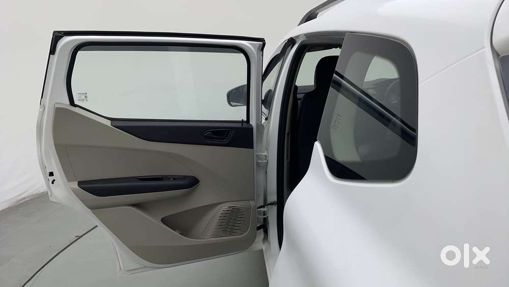Renault Triber Rxt, 2022, Petrol