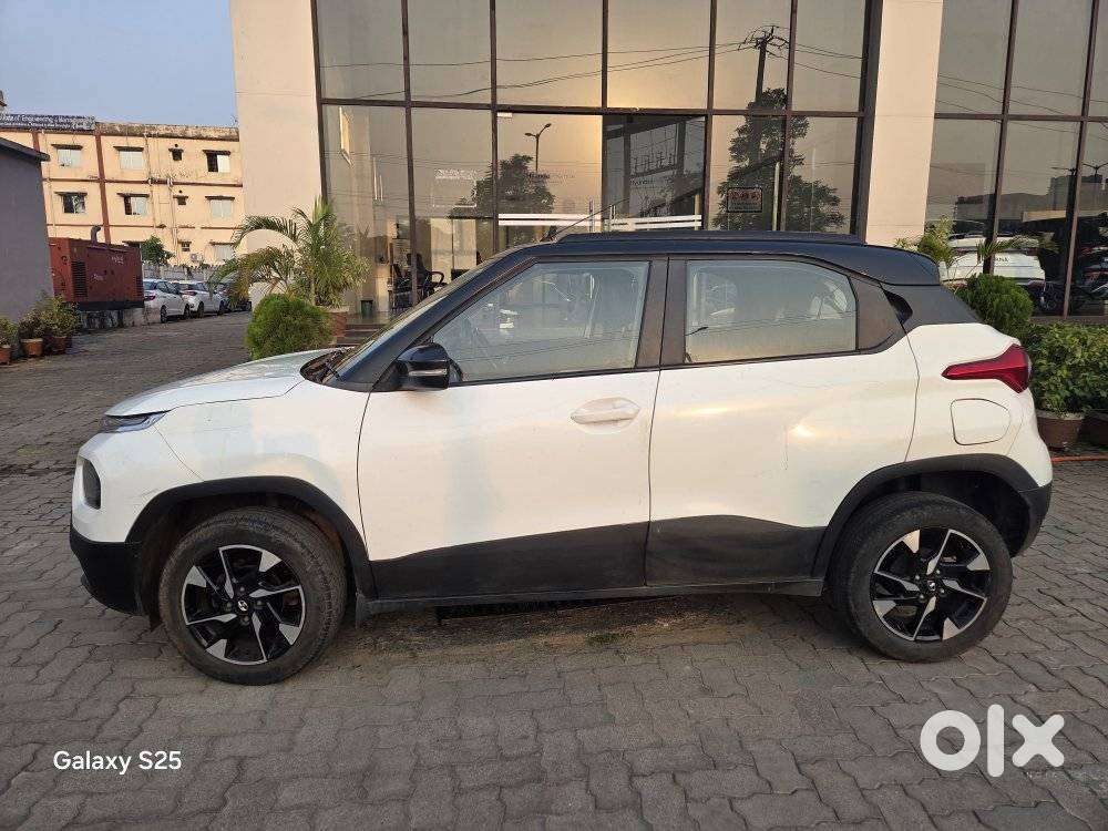Tata Punch 1.2 Revotron Creative Dual Tone, 2022, Petrol