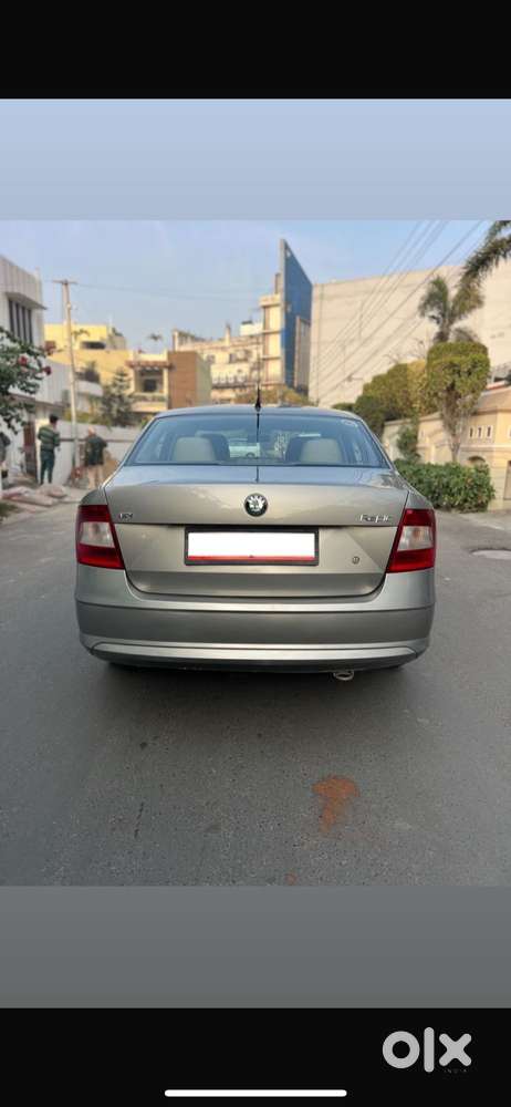 Skoda Rapid 1.0 Ambition Tsi At, 2012, Petrol