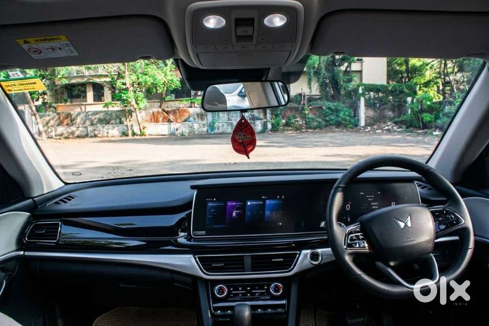 Mahindra Xuv700 2.2 Ax 7 Diesel At Str Awd, 2024, Diesel