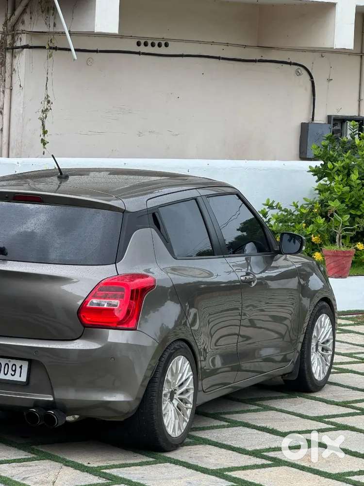 2025 Maruti Suzuki Swift Zxi+  60,000 Km  Showroom Service Histor