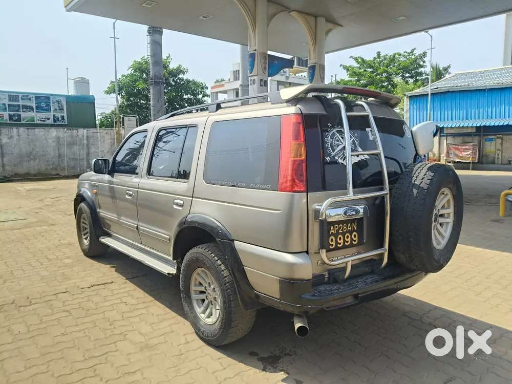 Ford Endeavour 2004