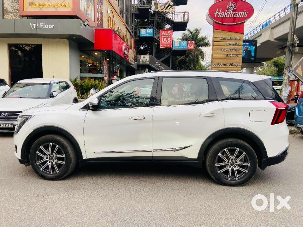 Mahindra Xuv700 2.2 Ax 7 Diesel Mt Luxury Pack Str, 2022, Diesel