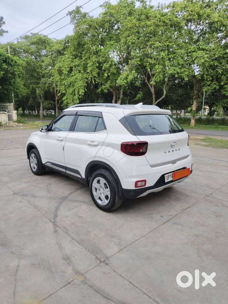 Hyundai Venue S Plus Mt 1.2 Kappa, 2022, Cng & Hybrids