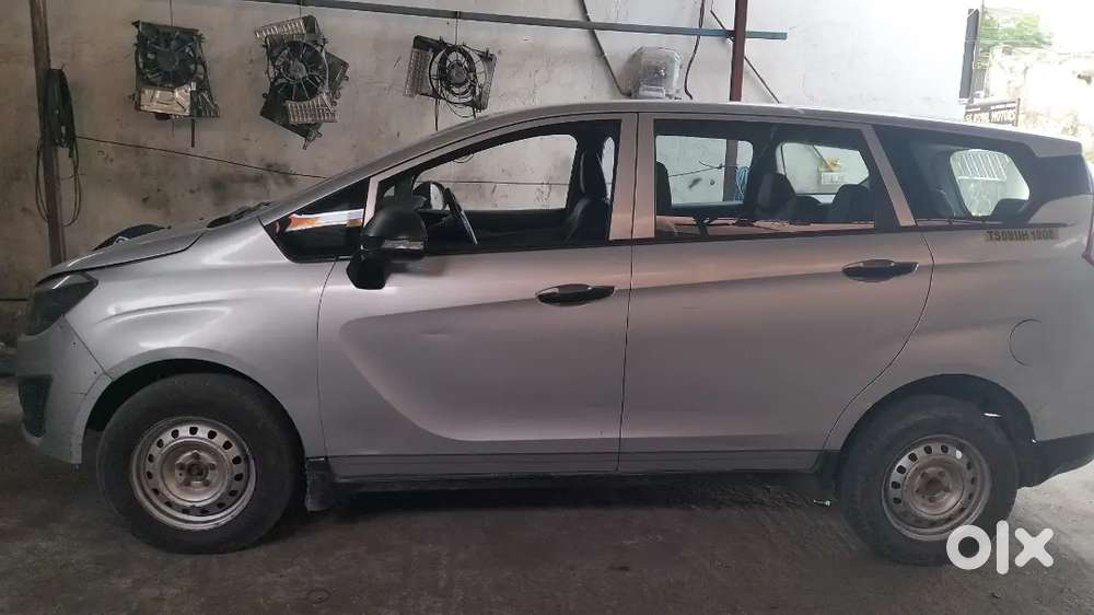 Mahindra Marazo
