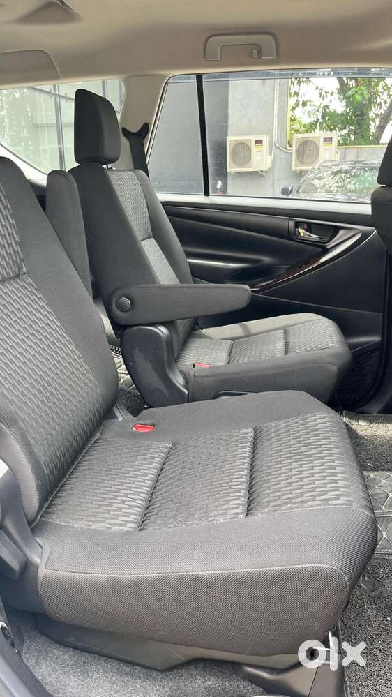 Toyota Innova Crysta 2.4 G Mt, 2025, Diesel