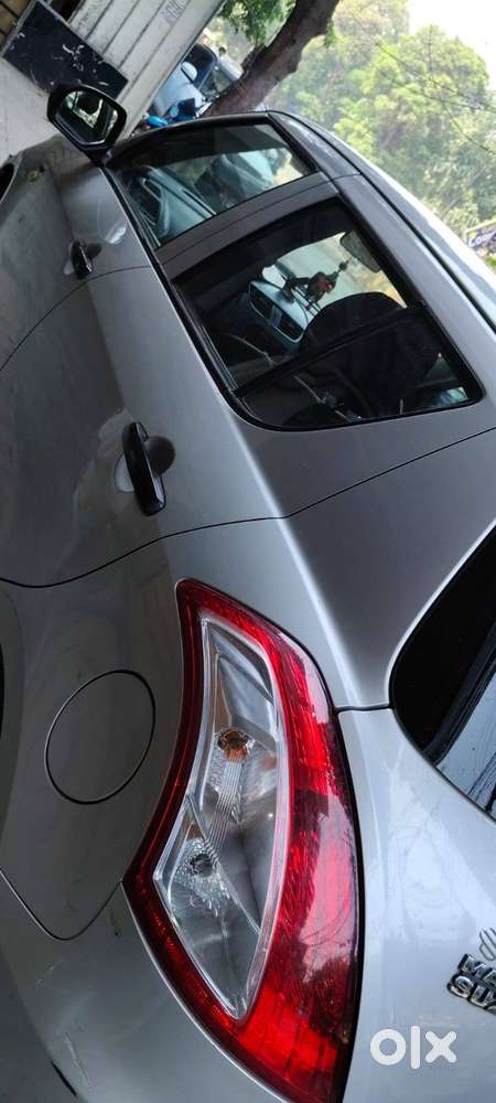 Maruti Suzuki Swift 2012