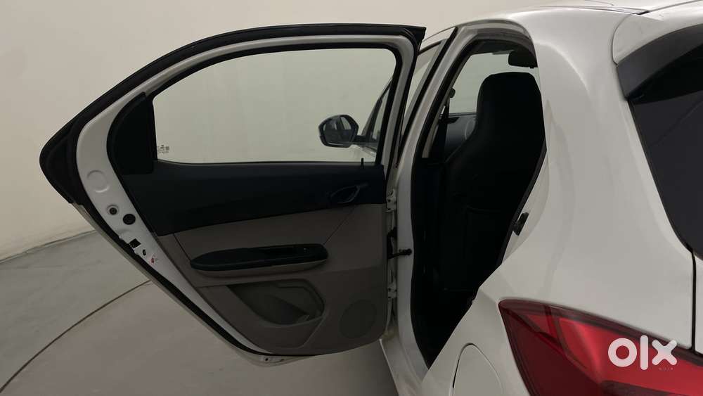 Tata Tiago 1.05 Revotorq Xt, 2016, Diesel