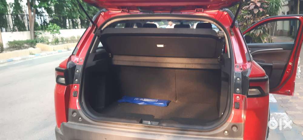 Maruti Suzuki Brezza 1.5 Zxi At Smart Hybrid, 2024, Petrol