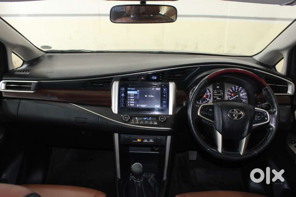 Toyota Innova Crysta 2.4 V, 2016, Diesel