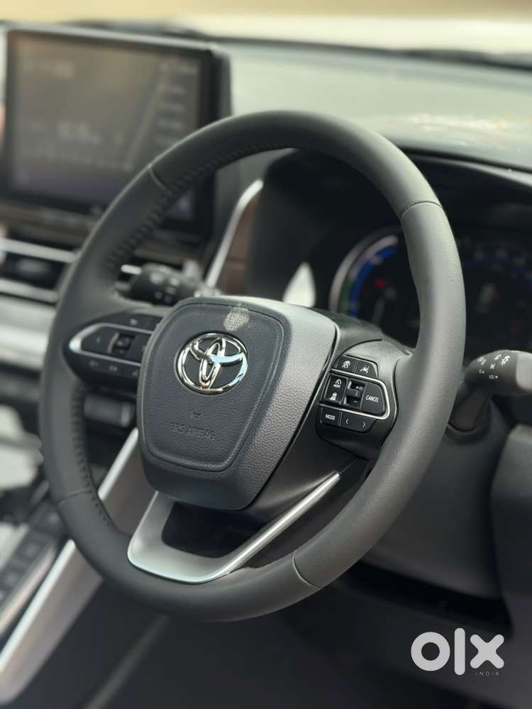 Toyota Innova Hycross 2.0 Zx (o) Hybrid 7 Str, 2026, Electric