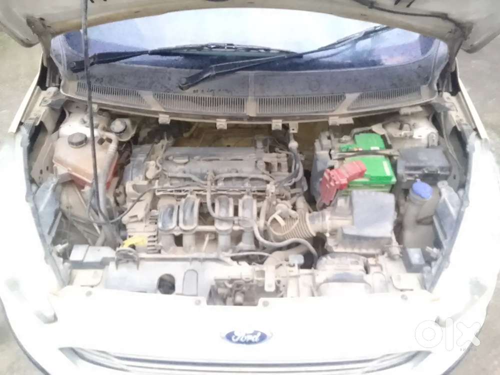 Ford Figo Petrol 2015