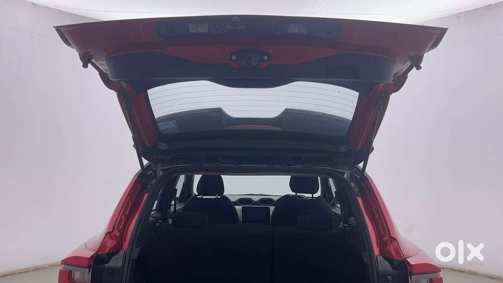 Nissan Magnite 1.0 Xv Dual Tone, 2023, Petrol