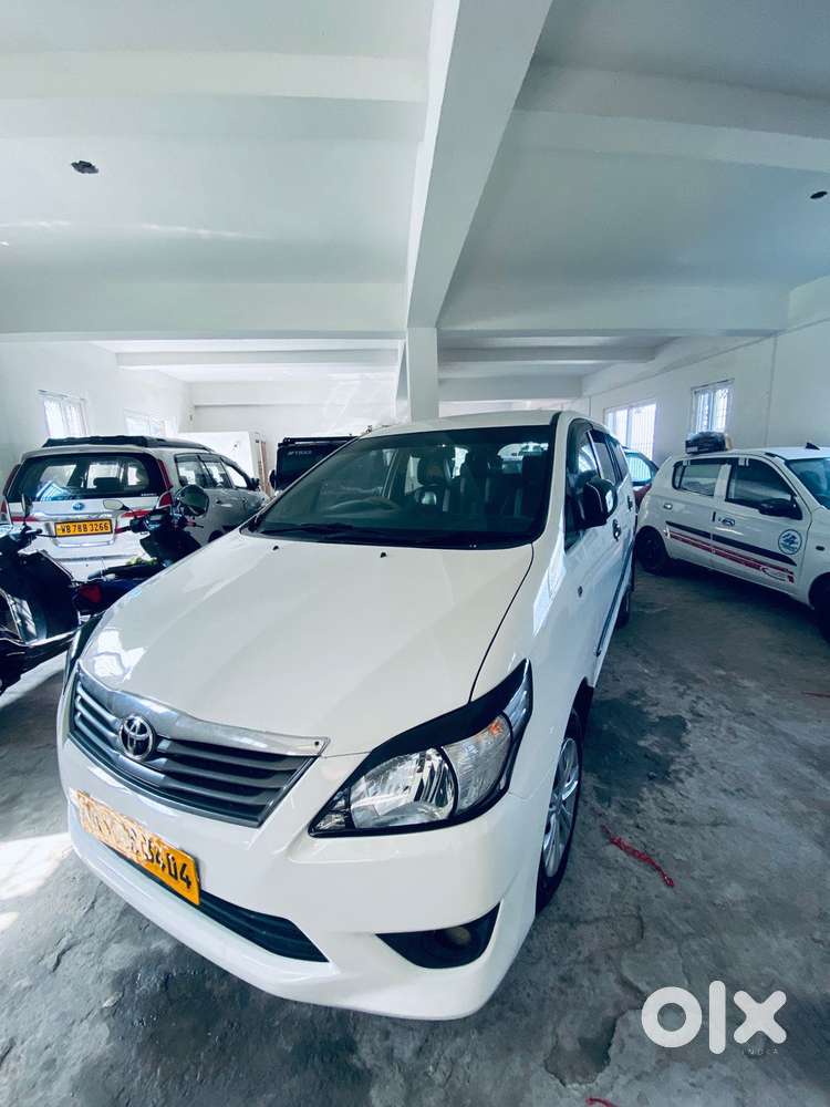 Toyota Innova 2.5 G (diesel) 8 Seater, 2015, Diesel