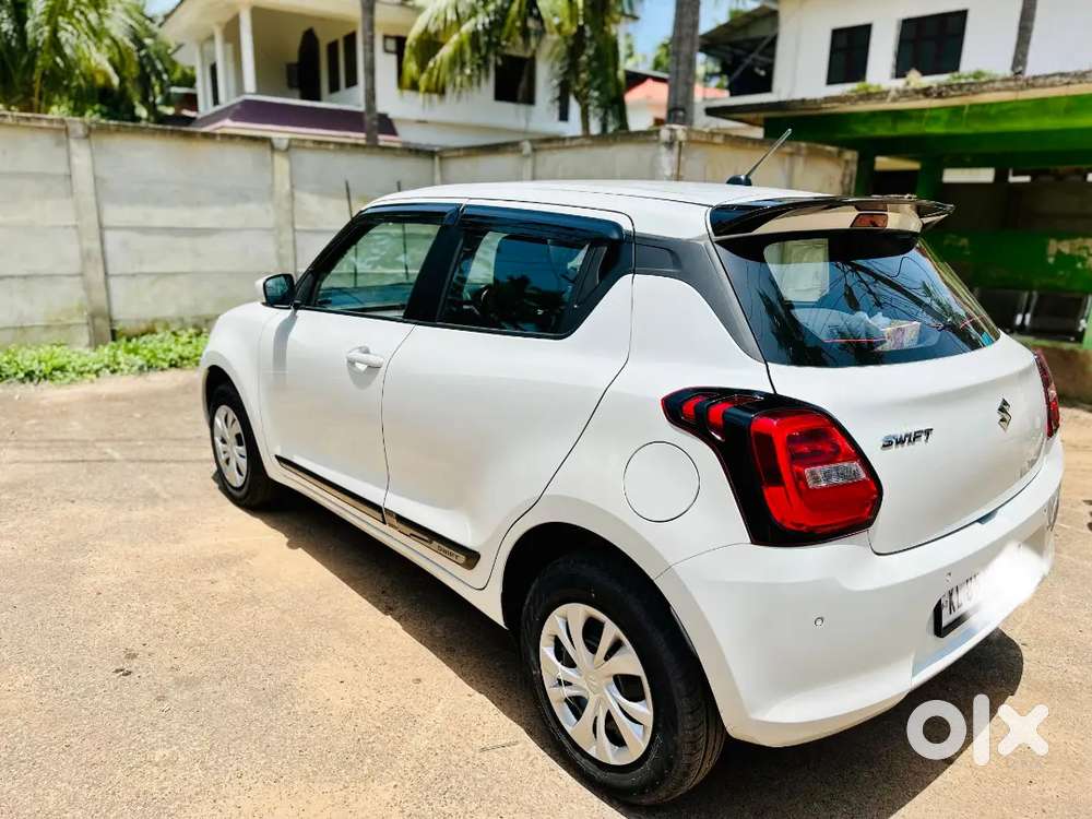 Mar
Uti Suzuki New-gen Swift 2023 Petrol 45000 Km Driven