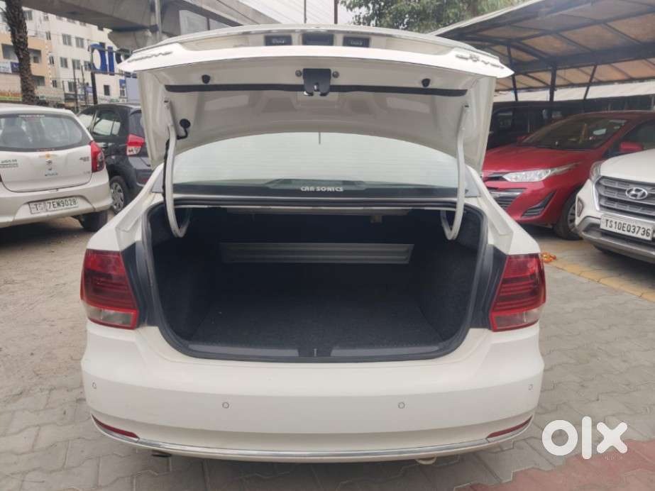 Volkswagen Vento 1.2 Highline Plus At 16 Alloy, 2016, Petrol