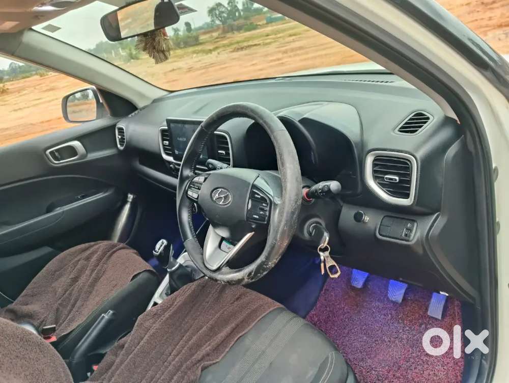 Hyundai Venue 2019 Diesel 80000 Km Driven