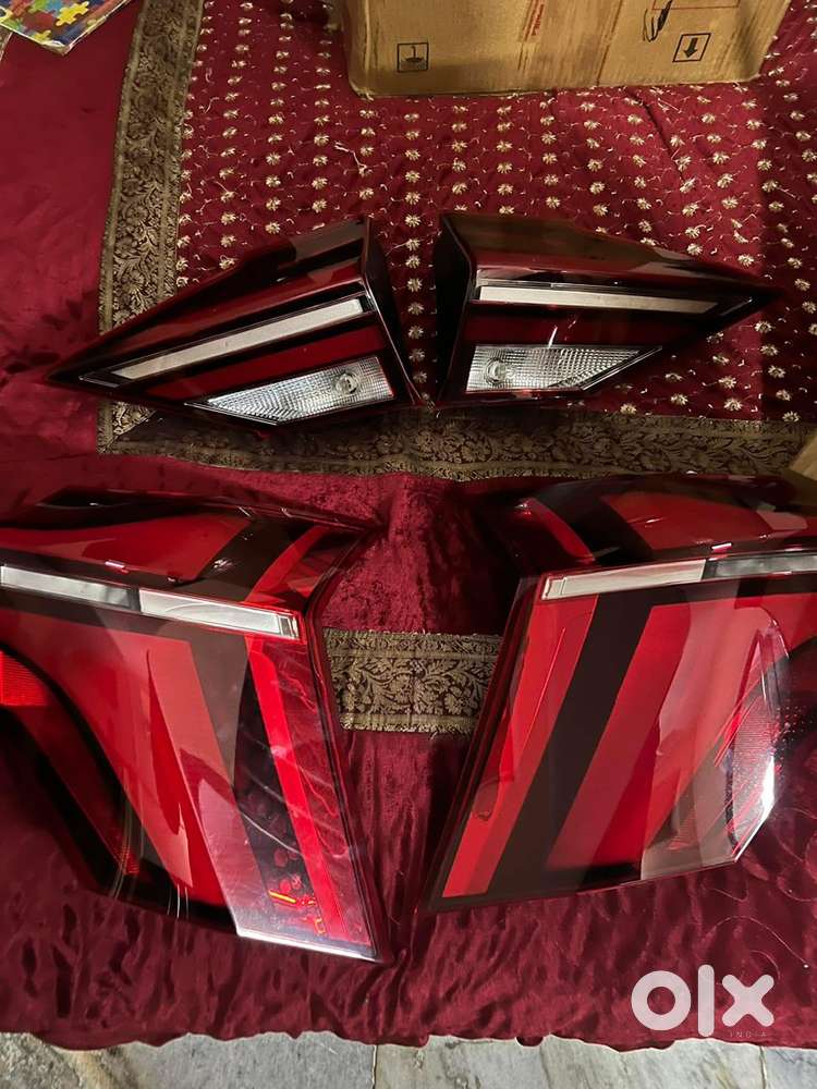 Mahindra Xuv700 - Ax7 Tail Lamp Indicatiors - Lh/rh