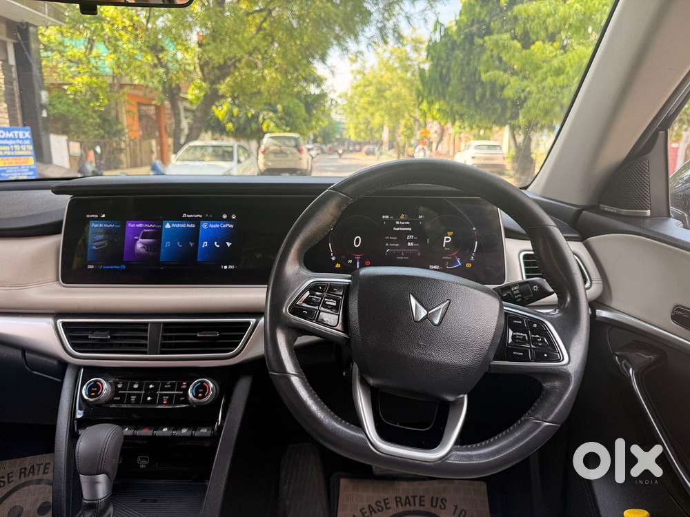 Mahindra Xuv700 2.2 Ax 7 Diesel At Luxury Pack Str, 2022, Diesel