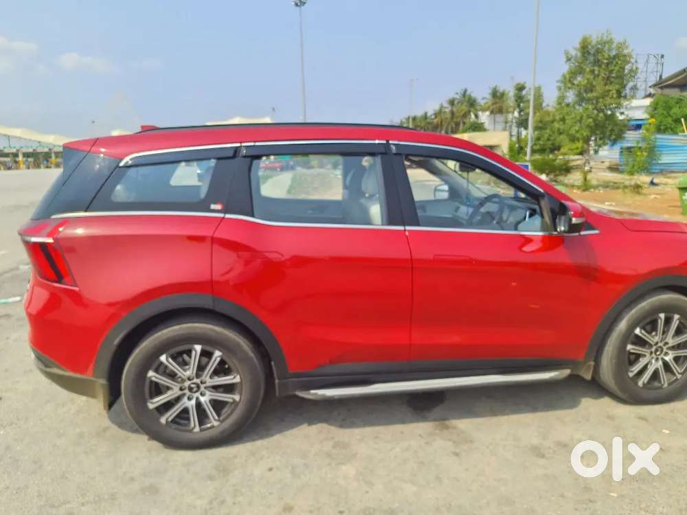Mahindra Xuv700 2025 Petrol 15000 Km Driven