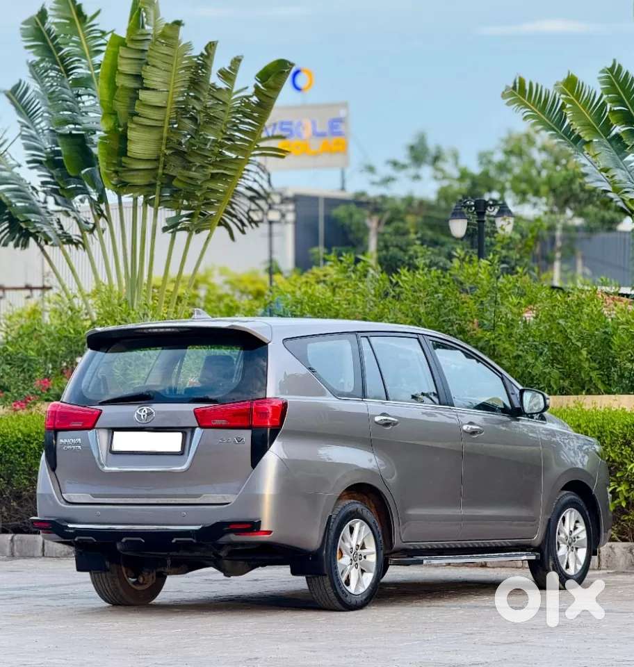 Toyota Innova Crysta 2.4 V 7 Str, 2018, Diesel
