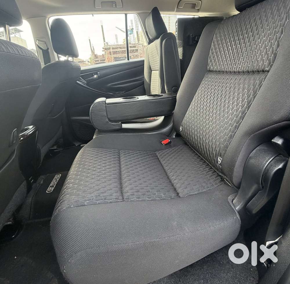 Toyota Innova Crysta [2020-ongoing] 2.4 Gx 7 Str, 2022, Diesel