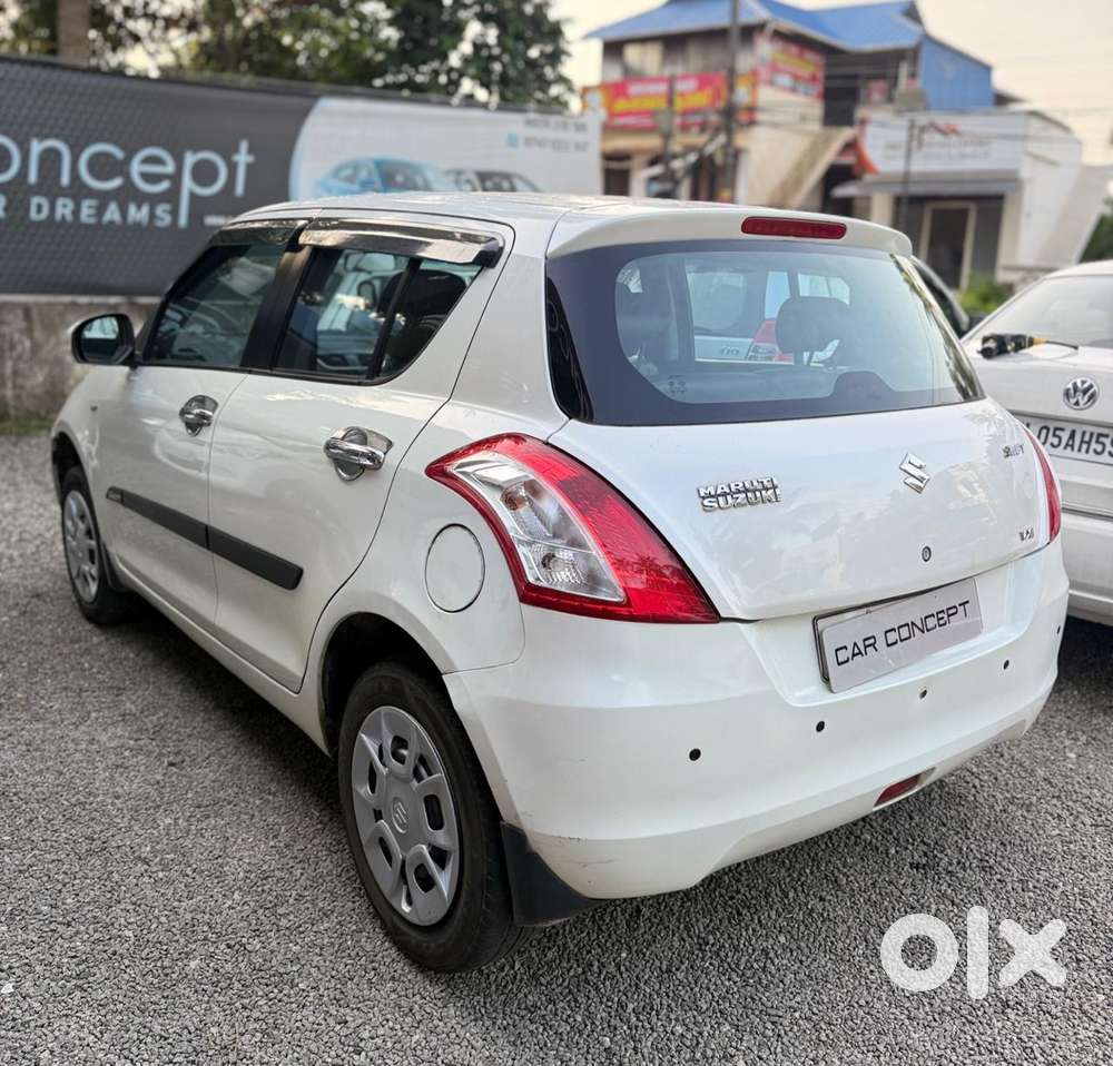 Maruti Suzuki Swift Vxi 1.2 Abs Bs-iv, 2016, Petrol
