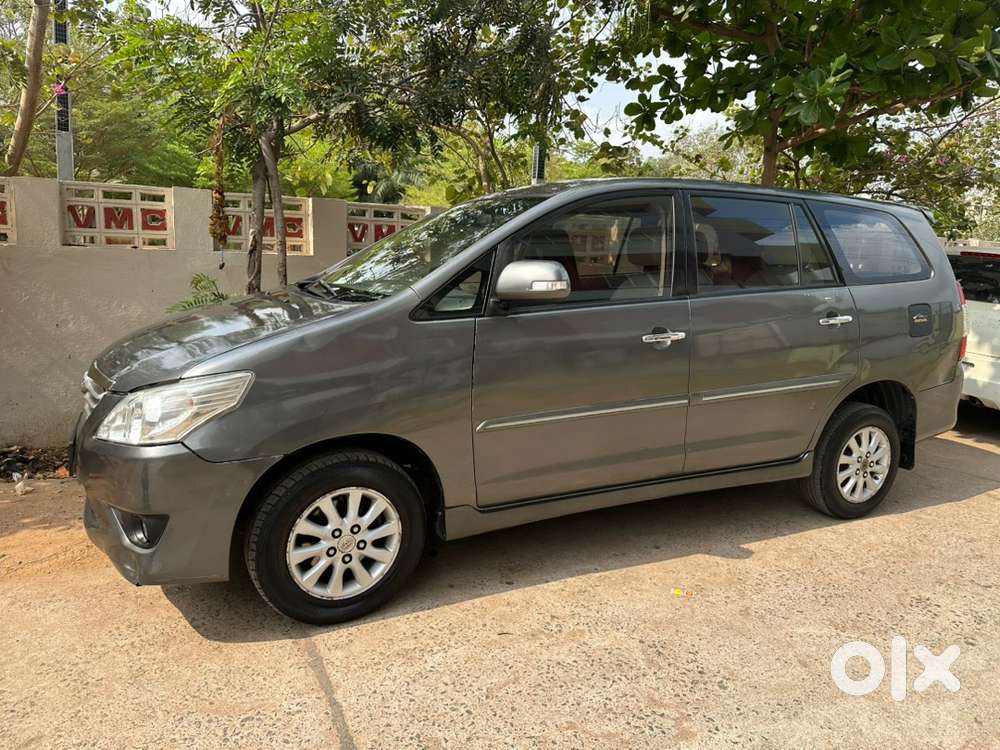 Toyota Innova 2012 Diesel Well Maintained