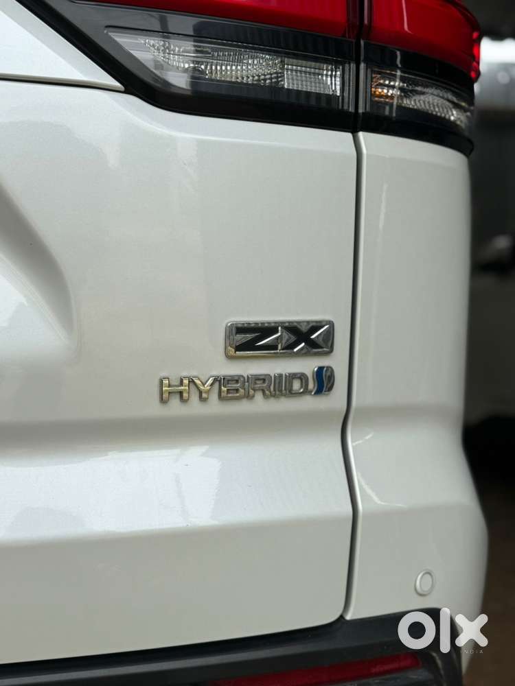 Toyota Innova Hycross 2023 Petrol Hybrid , Well Maintained