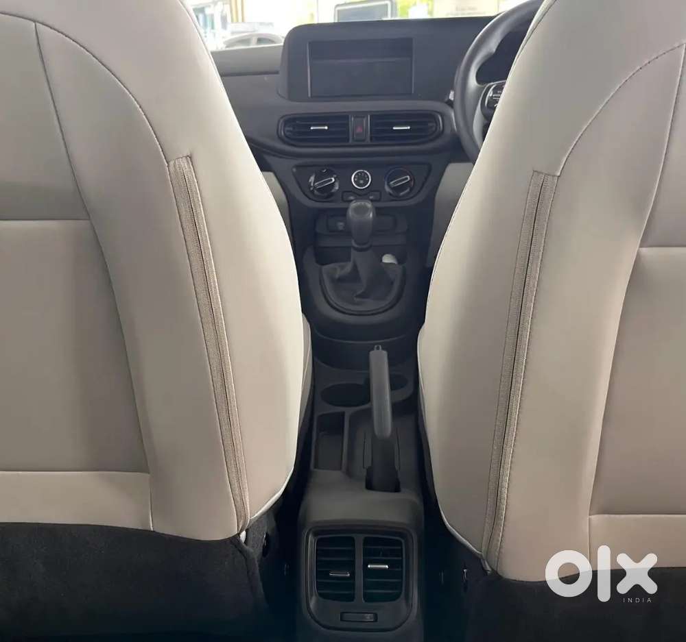 Hyundai Aura 2025 Petrol 1000 Km Driven